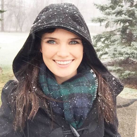 Meet your Posher, Stephanie - Picture 1 of 1